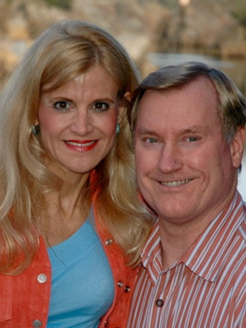 An image of Richard and Sandra smiling